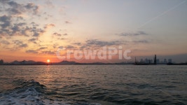 붉은노을, 바다, 배위에서, 노을, 하늘, 사진,이미지,일러스트,캘리그라피 - 로이드림작가 크라우드픽 - 저작권 걱정 없는 상업용 이미지