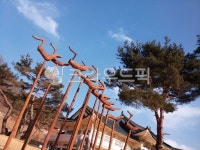 나무, 솟대, 새, 하늘, 구름, 사진,이미지,일러스트,캘리그라피 - 제제7작가 크라우드픽 - 저작권 걱정 없는 상업용 이미지