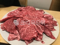 생고기, 고기, 소고기, 등심, 고기한판, 사진,이미지,일러스트,캘리그라피 - Nhyunjin5413작가 크라우드픽 - 저작권 걱정 없는 상업용 이미지