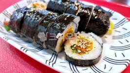 김밥, 음식, 분식, 한식, 식품, 사진,이미지,일러스트,캘리그라피 - 韓남자작가 크라우드픽 - 저작권 걱정 없는 상업용 이미지