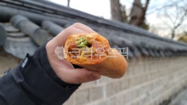 바게트, 길거리아, 음식, 간식, 전주, 사진,이미지,일러스트,캘리그라피 - 딸기쨈스콘작가 크라우드픽 - 저작권 걱정 없는 상업용 이미지