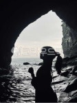 동굴, 실루엣, 제주도, 동안경굴, 여자실루엣, 사진,이미지,일러스트,캘리그라피 - 연꽃필적에작가 크라우드픽 - 저작권 걱정 없는 상업용 이미지