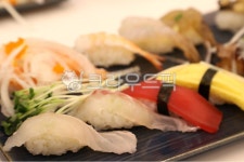 스시, 초밥, 음식, 해산물, 쌀, 사진,이미지,일러스트,캘리그라피 - peoplelee작가 크라우드픽 - 저작권 걱정 없는 상업용 이미지