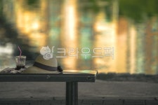 커피, 벤치, 의자, 휴식, 쉼터, 사진,이미지,일러스트,캘리그라피 - pb이로작가 크라우드픽 - 저작권 걱정 없는 상업용 이미지