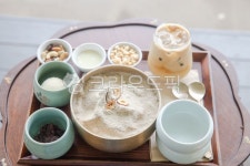 커피, 팥빙수, 밭, 그릇, 견과류, 사진,이미지,일러스트,캘리그라피 - MiRaClePhoto작가 크라우드픽 - 저작권 걱정 없는 상업용 이미지