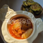 떡볶이, 분식, 빨간떡볶이, 김밥, 김밥전, 사진,이미지,일러스트,캘리그라피 - Nsemi302작가 크라우드픽 - 저작권 걱정 없는 상업용 이미지