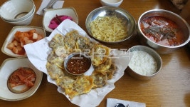 음식, 육전, 육개장, 육칼, 국수, 사진,이미지,일러스트,캘리그라피 - 이상쟁이작가 크라우드픽 - 저작권 걱정 없는 상업용 이미지