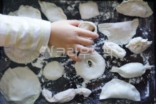 만두, 집만두, 손만두, 어린이만두, 어린이요리, 사진,이미지,일러스트,캘리그라피 - 삐아작가 크라우드픽 - 저작권 걱정 없는 상업용 이미지