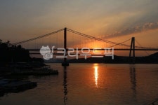 노을, sunset, 남해, 남해대교, 바다, 사진,이미지,일러스트,캘리그라피 - 메타몬작가 크라우드픽 - 저작권 걱정 없는 상업용 이미지