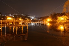 야간, 공원, 산책로, 호수, 쉼터, 사진,이미지,일러스트,캘리그라피 - 몽야지작가 크라우드픽 - 저작권 걱정 없는 상업용 이미지