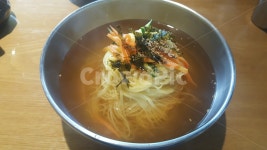 잔치국수, 국수, 음식, 따뜻한국물, 포차음식, 사진,이미지,일러스트,캘리그라피 - Goods작가 크라우드픽 - 저작권 걱정 없는 상업용 이미지