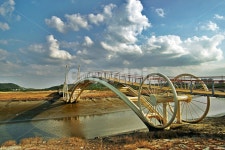 미생의다리, 시흥, 갯골, 생태교량, 자전거형상, 사진,이미지,일러스트,캘리그라피 - Deep bLUE작가 크라우드픽 - 저작권 걱정 없는 상업용 이미지