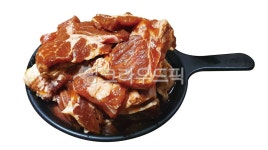 우판몽생갈비;생고기 | 돼지갈비, 돼지고기, 생갈비, 생고기, 양념돼지갈비, 사진,이미지,일러스트,캘리그라피 - 앙마작가 크라우드픽 - 저작권 걱정 없는 상업용 이미지
