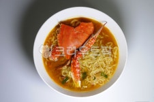 라면, 해물라면, 게, 꽃게, 꽃게라면, 사진,이미지,일러스트,캘리그라피 - foolish calf작가 크라우드픽 - 저작권 걱정 없는 상업용 이미지