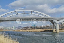 서울, 중랑천, 응봉교, 강변북로, 동부간선도로, 사진,이미지,일러스트,캘리그라피 - imlover작가 크라우드픽 - 저작권 걱정 없는 상업용 이미지