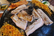 숱뚜껑, 삼겹살, bbq, 김치, 콩나물, 사진,이미지,일러스트,캘리그라피 - 푸드포토작가 크라우드픽 - 저작권 걱정 없는 상업용 이미지