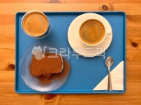 카페, 커피, 세팅, 플레이팅, 파랑, 사진,이미지,일러스트,캘리그라피 - song24작가 크라우드픽 - 저작권 걱정 없는 상업용 이미지