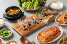 삼겹살, 한식, 상차림, 목살구이, 삼겹살구이, 사진,이미지,일러스트,캘리그라피 - coolazrael작가 크라우드픽 - 저작권 걱정 없는 상업용 이미지