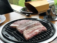 흙돼지, 생고기, 제주도음식, 숯불구이, 돼지고기, 사진,이미지,일러스트,캘리그라피 - tvtong작가 크라우드픽 - 저작권 걱정 없는 상업용 이미지