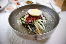 막국수, 면, 메밀, 누들, 얼음, 사진,이미지,일러스트,캘리그라피 - 애롱작가 크라우드픽 - 저작권 걱정 없는 상업용 이미지