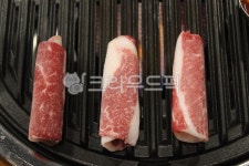 대패삼겹살, 돼지고기, 삼겹살, 고기, 구운고기, 사진,이미지,일러스트,캘리그라피 - Nhide_pose작가 크라우드픽 - 저작권 걱정 없는 상업용... 