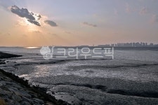 일몰, 갯고랑, 갯골, 갯벌, 간조, 사진,이미지,일러스트,캘리그라피 - Deep bLUE작가 크라우드픽 - 저작권 걱정 없는 상업용 이미지