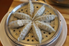 만두, 찐만두, dumpling, food, 찜기, 사진,이미지,일러스트,캘리그라피 - 큰나무작가 크라우드픽 - 저작권 걱정 없는 상업용 이미지