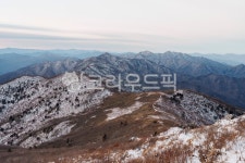 설산, 산, 덕유산, 배경화면, 풍경, 사진,이미지,일러스트,캘리그라피 - shin951007작가 크라우드픽 - 저작권 걱정 없는 상업용 이미지