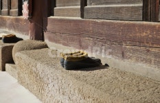 털신, 겨울신발, 사찰, 댓돌, 방한화, 사진,이미지,일러스트,캘리그라피 - hys작가 크라우드픽 - 저작권 걱정 없는 상업용 이미지