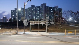 busstop, 버스정류장, outdoors, 옥외, city, 사진,이미지,일러스트,캘리그라피 - studio H작가 크라우드픽 - 저작권 걱정 없는 상업용... 