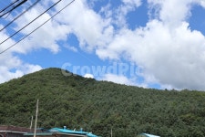 파란하늘, 능선, 푸른산, 산능선, 하얀구름, 사진,이미지,일러스트,캘리그라피 - 사해동포주의작가 크라우드픽 - 저작권 걱정 없는 상업용 이미지