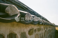 담벼락, 담장, 한옥, 기와, 기와장, 사진,이미지,일러스트,캘리그라피 - 쏘니22작가 크라우드픽 - 저작권 걱정 없는 상업용 이미지