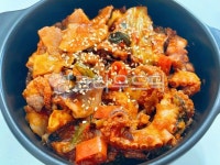쭈꾸미삼겹살, 쭈꾸미삼겹살볶음, 쭈꾸미제육볶음, 쭈꾸미, 쭈삼불고기, 사진,이미지,일러스트,캘리그라피 - 먹방작가 크라우드픽 - 저작권 걱정... 