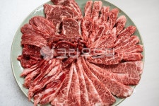 beaf, 소고기, 한우, 날고기, 생고기, 사진,이미지,일러스트,캘리그라피 - iamtaeoh작가 크라우드픽 - 저작권 걱정 없는 상업용 이미지