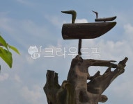 옥외, 나무, 하늘, 조형물, 솟대, 사진,이미지,일러스트,캘리그라피 - hong0319작가 크라우드픽 - 저작권 걱정 없는 상업용 이미지