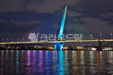 월드컵대교, 한강다리, 한강야경, 비대칭사장교, 조명, 사진,이미지,일러스트,캘리그라피 - Deep bLUE작가 크라우드픽 - 저작권 걱정 없는... 
