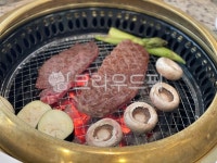 스테이크, 소고기, 소갈비, 한우, 갈비구이, 사진,이미지,일러스트,캘리그라피 - Giraffe99작가 크라우드픽 - 저작권 걱정 없는 상업용 이미지