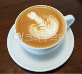 latte, 라떼, beverage, 음료, 커피, 사진,이미지,일러스트,캘리그라피 - 레몬타르트작가 크라우드픽 - 저작권 걱정 없는 상업용 이미지