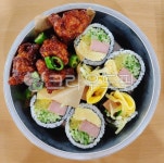 야채김밥, 오이김밥, 닭강정, 양념통닭, 양념치킨, 사진,이미지,일러스트,캘리그라피 - 먹방작가 크라우드픽 - 저작권 걱정 없는 상업용 이미지