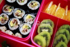 김밥, 과일, 키위, 오렌지, 도시락, 사진,이미지,일러스트,캘리그라피 - 체셔냥작가 크라우드픽 - 저작권 걱정 없는 상업용 이미지