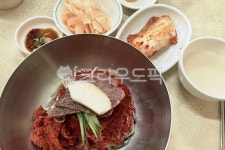 냉면, 음식, 비빔냉면, 회냉면, 홍어회냉면, 사진,이미지,일러스트,캘리그라피 - 기억공유작가 크라우드픽 - 저작권 걱정 없는 상업용 이미지