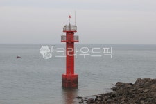 바다, 등대, 빨간등대, 건축물, 자연, 사진,이미지,일러스트,캘리그라피 - 솔바람작가 크라우드픽 - 저작권 걱정 없는 상업용 이미지