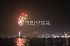 포항, 불빛축제, 폭죽, 바다, 야경, 사진,이미지,일러스트,캘리그라피 - TONY STARK작가 크라우드픽 - 저작권 걱정 없는 상업용 이미지
