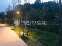 가로등, 벤치, 가로등과벤치, 의자, 공원벤치, 사진,이미지,일러스트,캘리그라피 - Nbeat0621작가 크라우드픽 - 저작권 걱정 없는 상업용 이미지