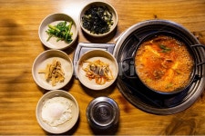 옛날김치찌게, 김치, 돼지고기, 두부, 한국전통음식, 사진,이미지,일러스트,캘리그라피 - 우리들작가 크라우드픽 - 저작권 걱정 없는 상업용 이미지