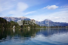 브레드, 호수, 산, 푸른하늘, lake, 사진,이미지,일러스트,캘리그라피 - tabi60작가 크라우드픽 - 저작권 걱정 없는 상업용 이미지