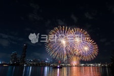 불꽃, 불꽃축제, 축제, 야경, 다리, 사진,이미지,일러스트,캘리그라피 - Anthony Khim작가 크라우드픽 - 저작권 걱정 없는 상업용 이미지
