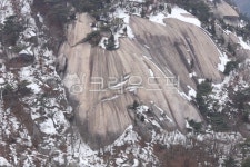 암각화, 눈, 북한산, 바위, 육모정, 사진,이미지,일러스트,캘리그라피 - 아나도사작가 크라우드픽 - 저작권 걱정 없는 상업용 이미지