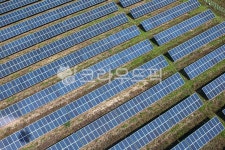 태양열, 전기, 집열판, 태양전기, 태양열에너지, 사진,이미지,일러스트,캘리그라피 - natsu u작가 크라우드픽 - 저작권 걱정 없는 상업용 이미지