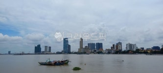 보트, 어부, 도심어부, 강변, 메콩강, 사진,이미지,일러스트,캘리그라피 - jefreedomkim작가 크라우드픽 - 저작권 걱정 없는 상업용 이미지